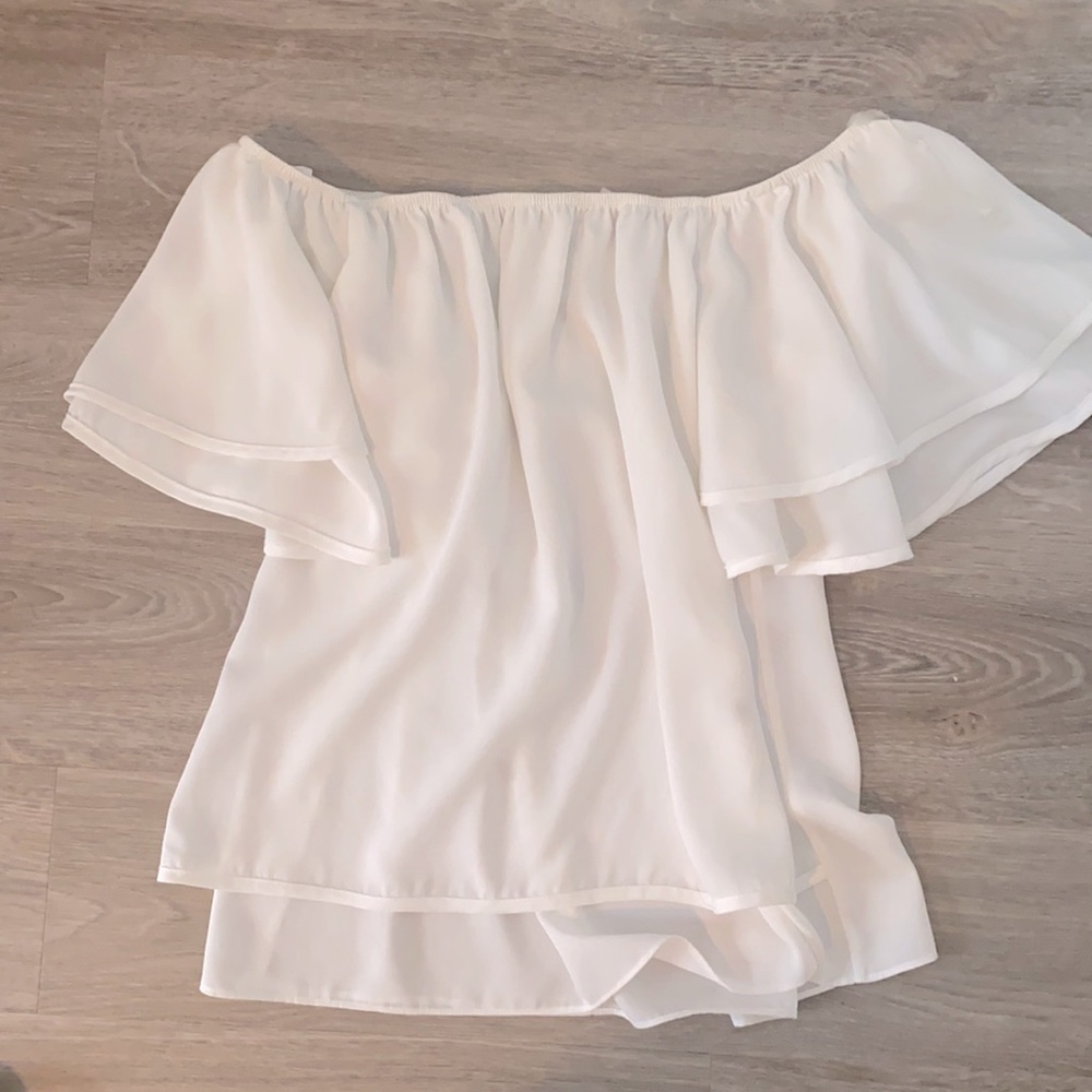 Off-the-shoulder basic white shirt M